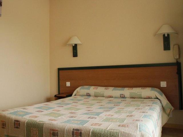 Hotel Peret Denguin Phòng bức ảnh